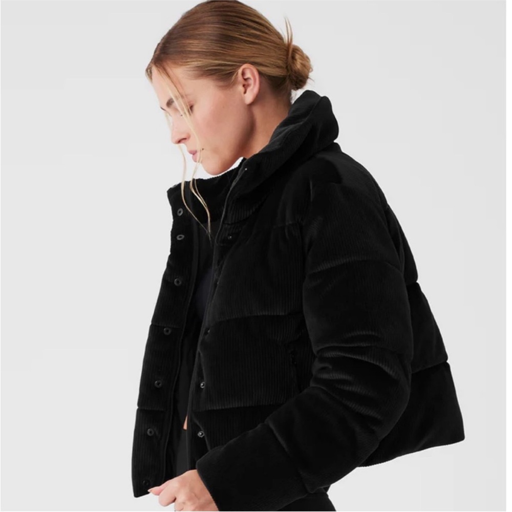 Alo Ribbed Velour Gold Rush Puffer size M